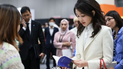 김건희 여사, 국내 최대 책 축제 ‘서울국제도서전’ 방문