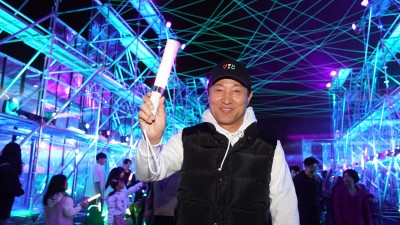 오세훈 시장, ‘한강 빛섬축제’ 찾아 “한강 등 보배로운 공간 활용해 ‘펀시티’ 만들겠다”